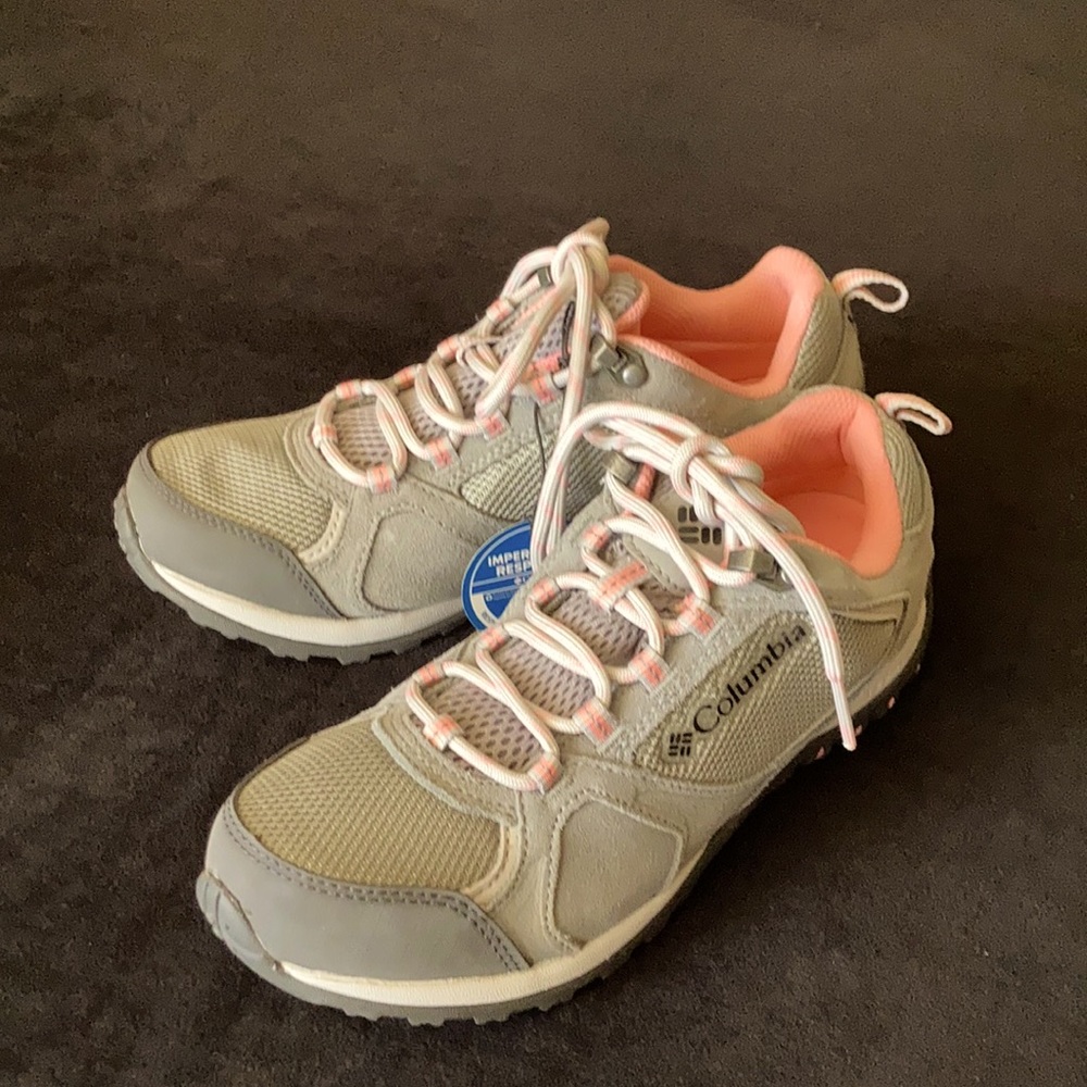 Columbia NWT hiking shoes